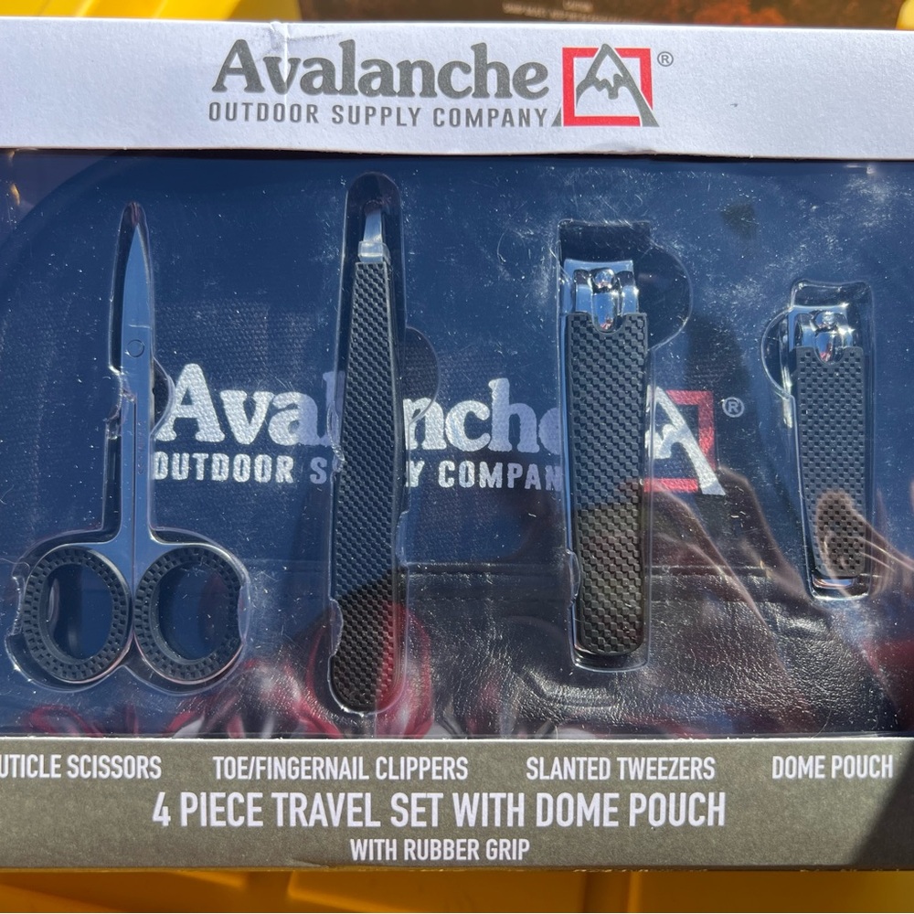 Avalanche 4 Piece Travel Set with Dome Pouch (Black colorway)